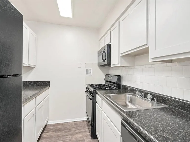 Montgomery White Oak Apartments — Photo 5