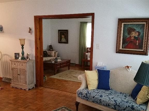 3rd image of 1501 W 61st Pl