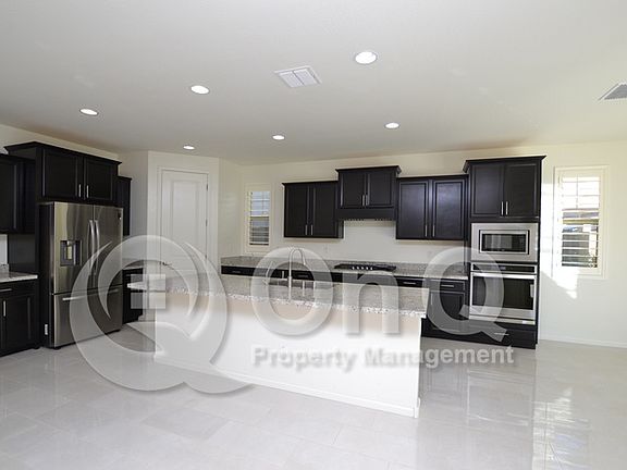 4th image of 233 E Lantana Dr