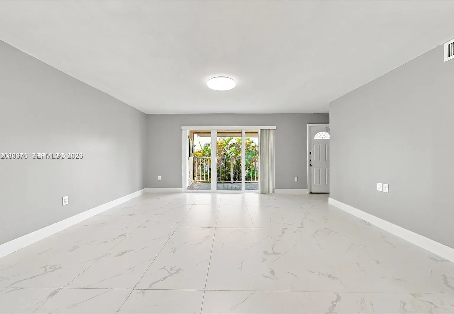 2 bed, 1000 sqft, $2,350 — Photo 3