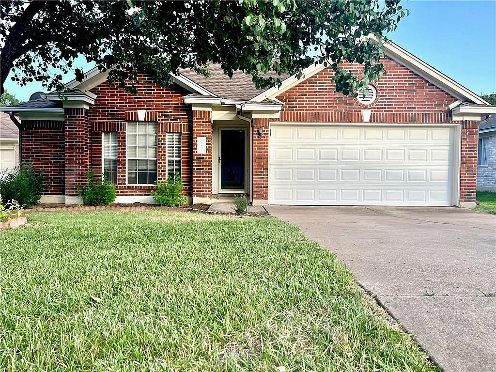 3 bed, 2.0 bath, 1666 sqft, $2,200 — Photo 1