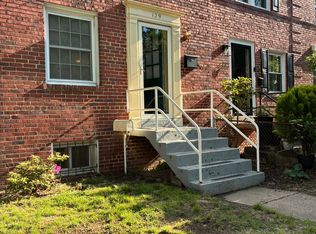 129 E Linden St, Alexandria, VA 22301
