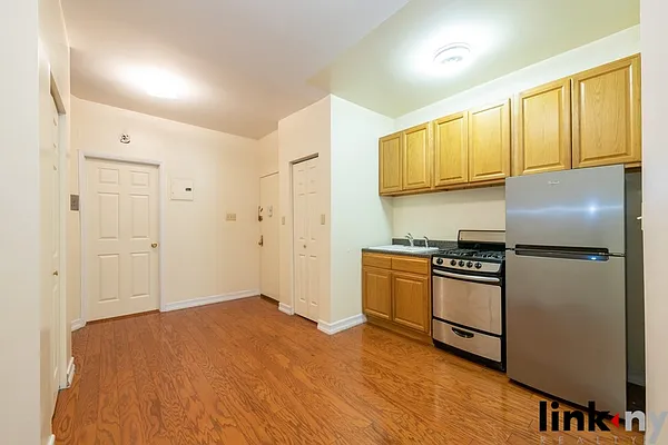 Rented by Link NY Realty | media 7