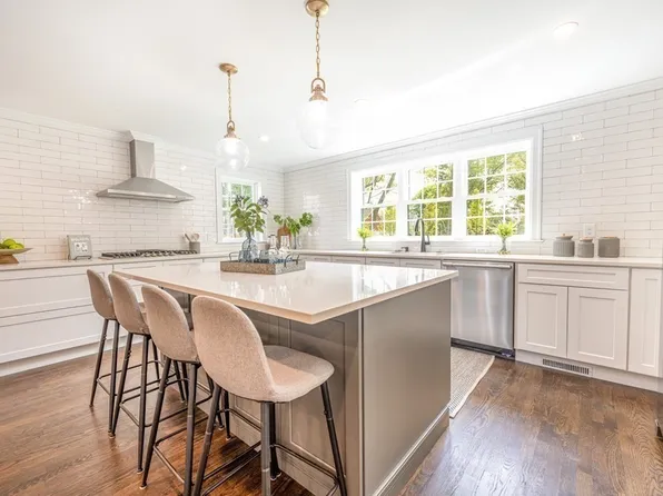 61 Sheffield Rd, Melrose, MA 02176