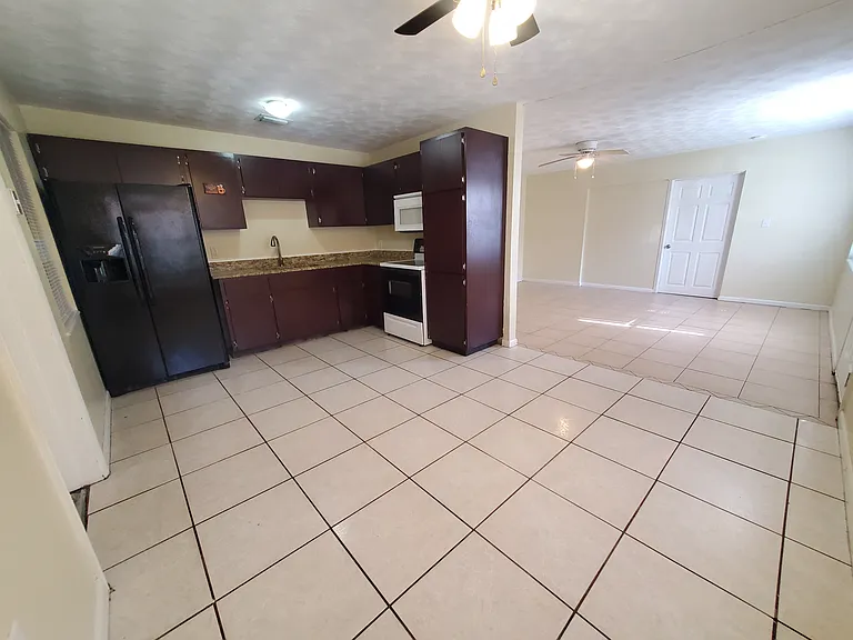 Kitchen / Living Room