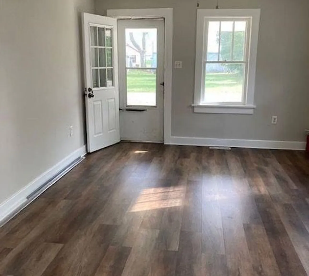 2 bed, 1000 sqft, $1,200 — Photo 2