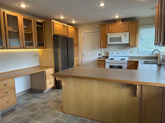2nd image of 2505 54th Ave E