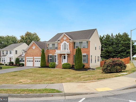 3rd image of 311 Breckinridge Ct