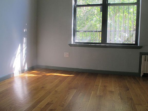 4th image of 292 Menahan St APT 1R
