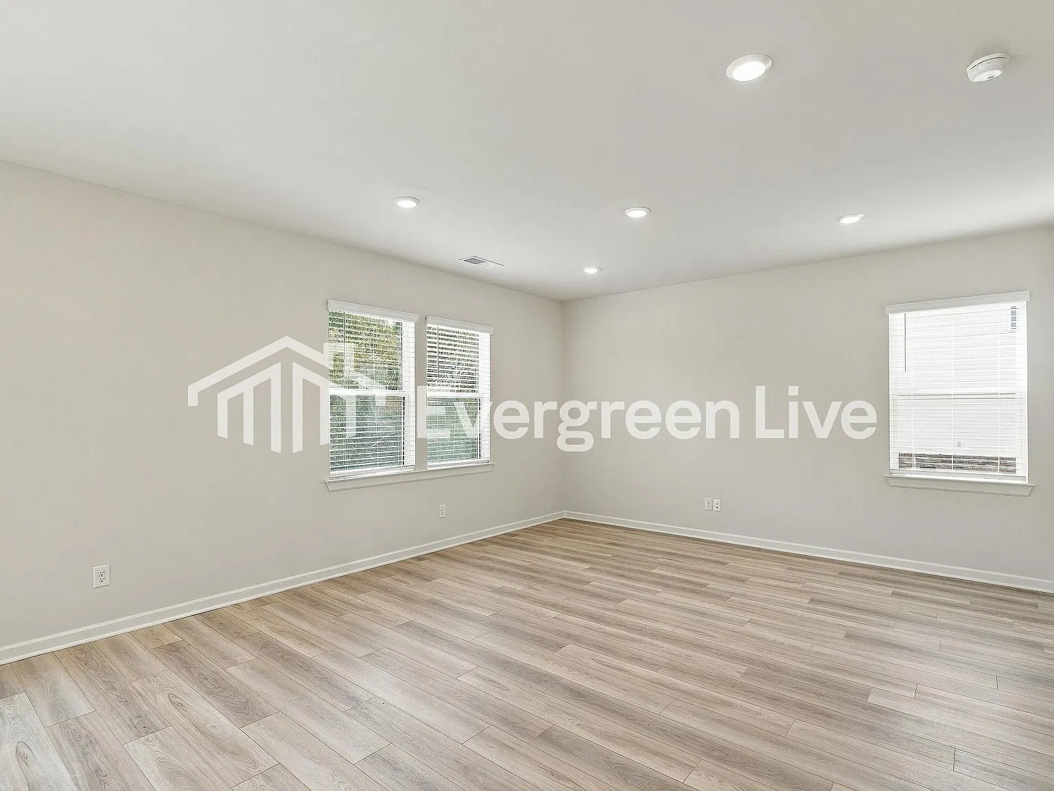4 bed, 2.5 bath, 1828 sqft, $1,755 — Photo 3