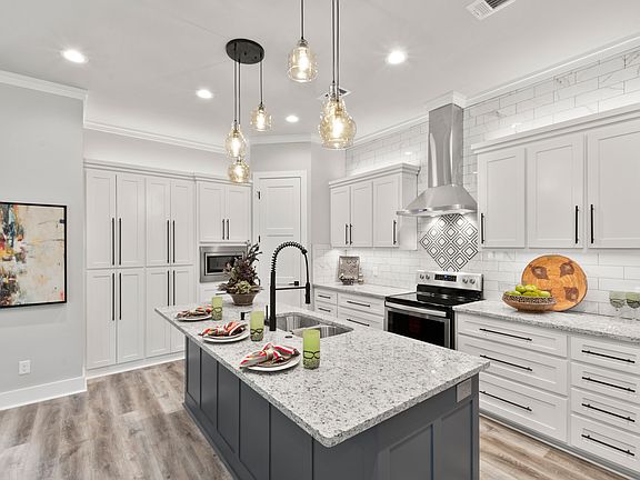 5th image of 177 Saint Andrews Dr