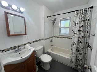 18 E Milton St APT 2, Freeport, NY 11520