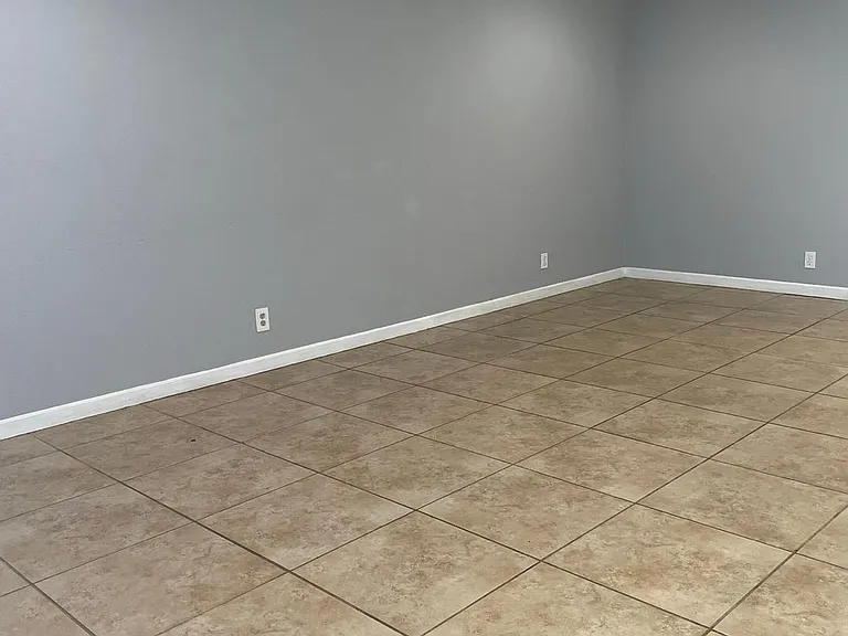538 Sonoma Blvd #1 — Photo 4