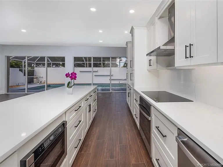 2198 SW Mayflower Dr — Photo 19