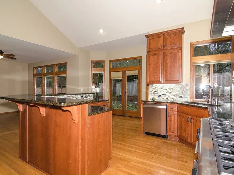 17603 NE 108th Way — Photo 10