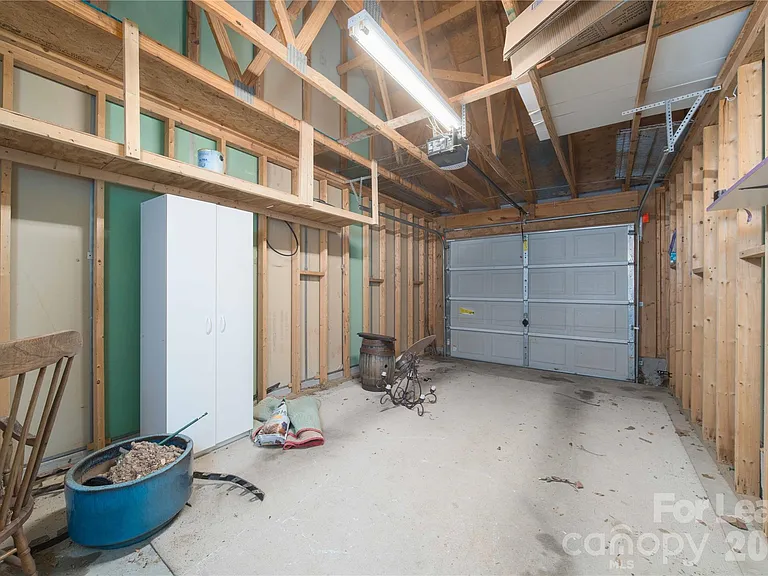 108 Southsquare Row — Photo 10