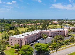 400 Forest Lakes Blvd APT 301, Naples, FL 34105