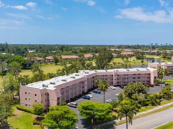400 Forest Lakes BLVD #301, NAPLES, FL 34105