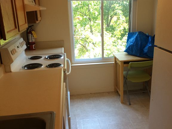 Kitchen - overlooking N street park