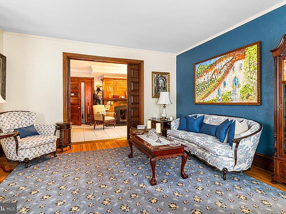4th image of 3001 W Queen Ln