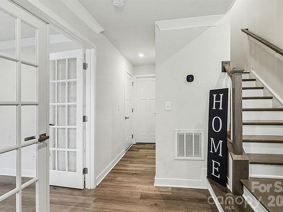 2nd image of 1546 Aspire St