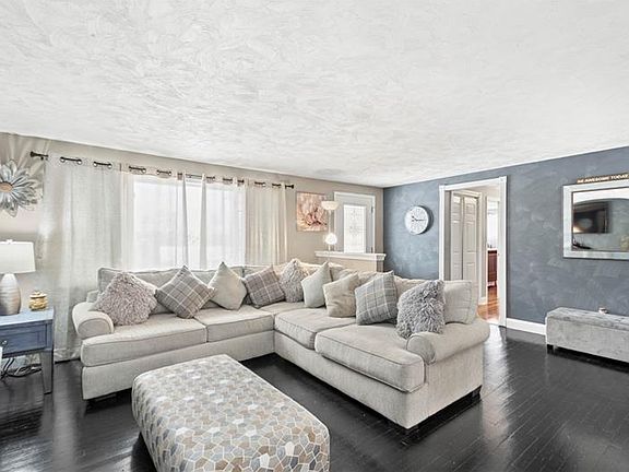 4th image of 3180 Bel Air Dr