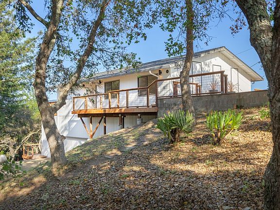 3rd image of 1130 Hidden Valley Rd