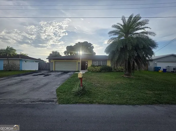 2547 SW 11th Ct, Boynton Beach, FL 33426