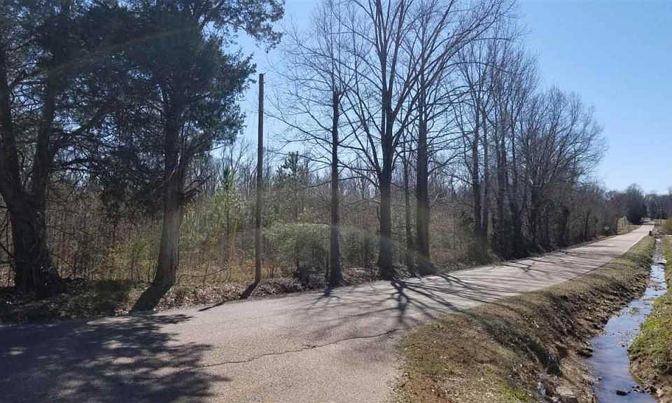 2nd image of Kelly Corner Rd