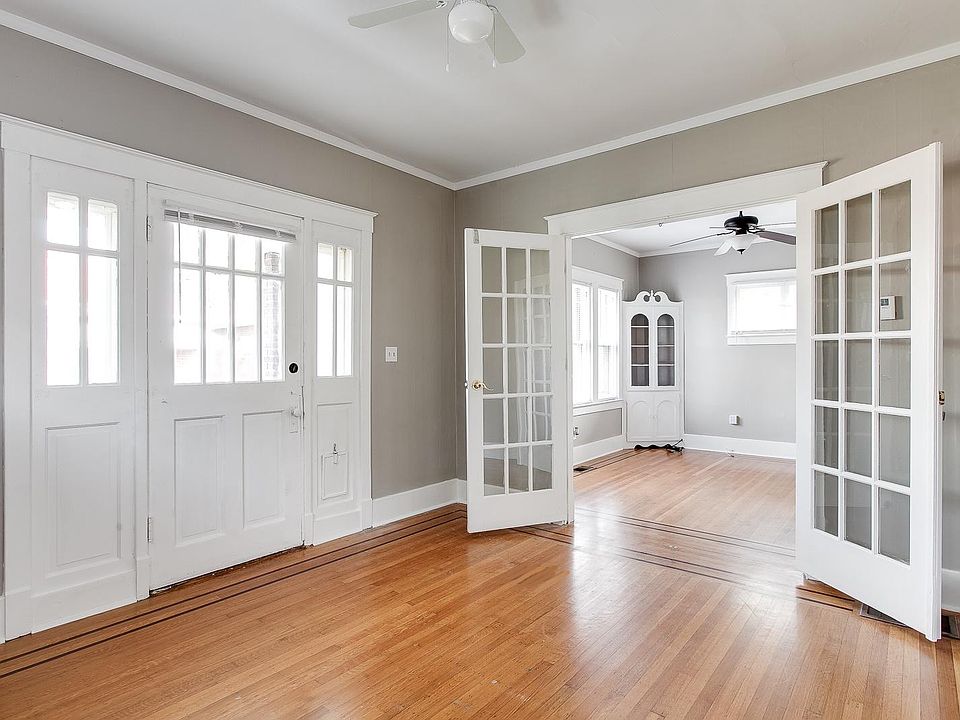 Living room and bedroom.2