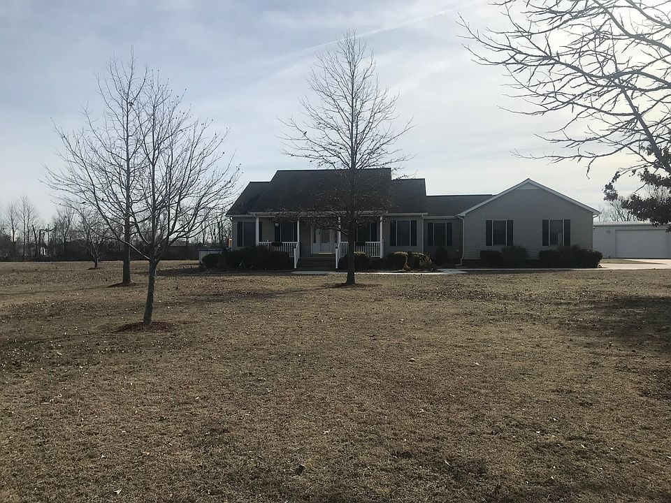 2nd image of 213 Palace Ct