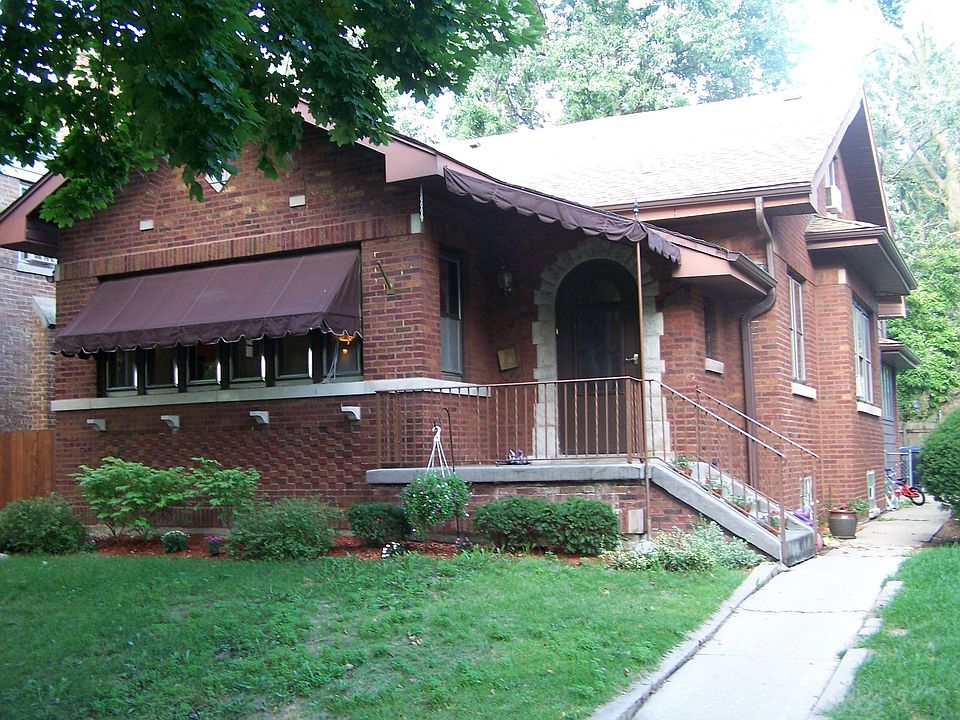 2nd image of 10505 S Maplewood Ave