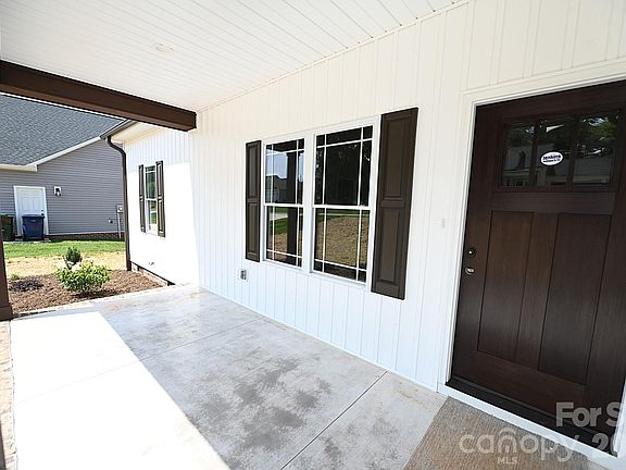 5th image of 4940 Southview Dr