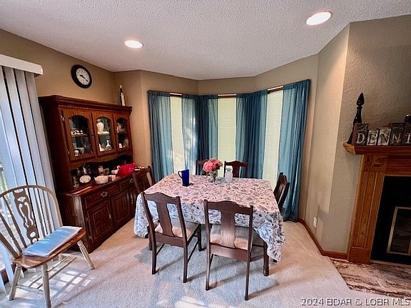 5th image of 4 Vienna Woods Dr