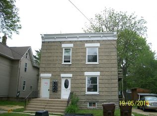 420 8th St APT 4, Rockford, IL 61104