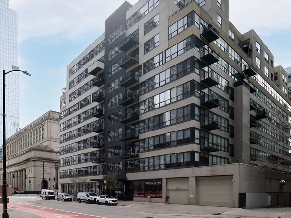 130 S Canal St APT 311, Chicago, IL 60606