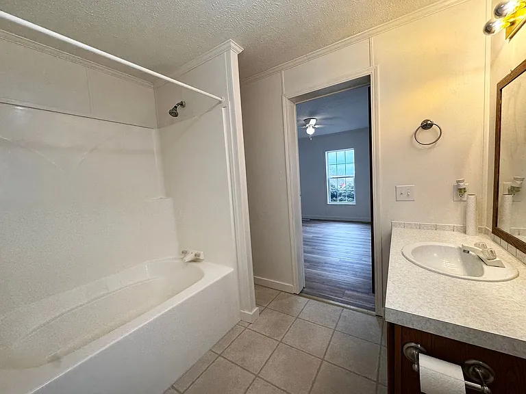 18242 Loyalty Ln — Photo 10