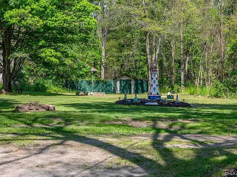 126 Red Top Rd #B — Photo 4
