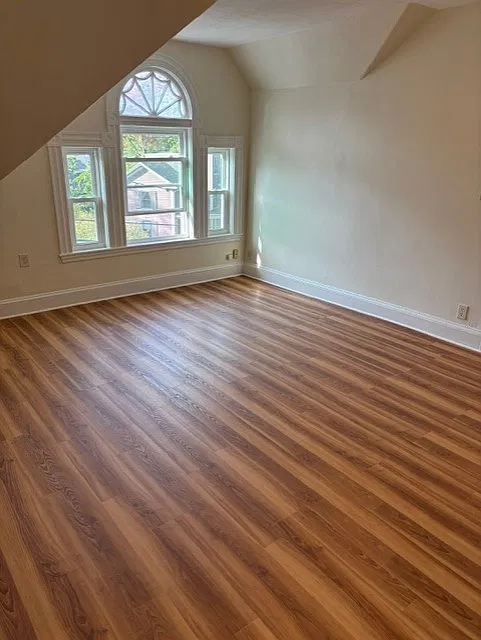 2 bed, 800 sqft, $2,400 — Photo 2