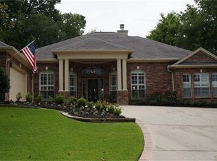 38 Edgewood Dr, Montgomery, TX 77356