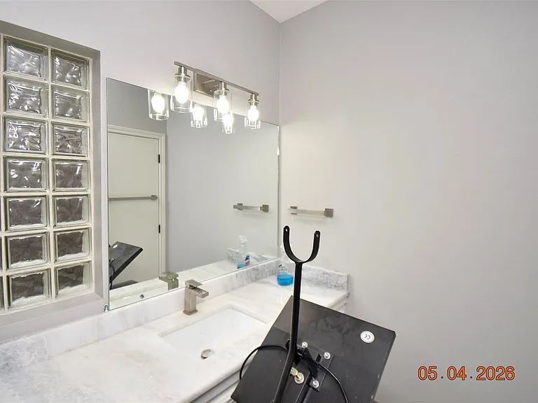 421 Creekside Dr — Photo 20