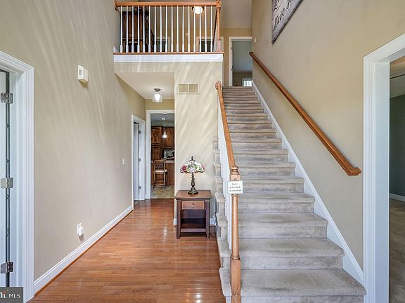 3rd image of 99 Topaz Ln
