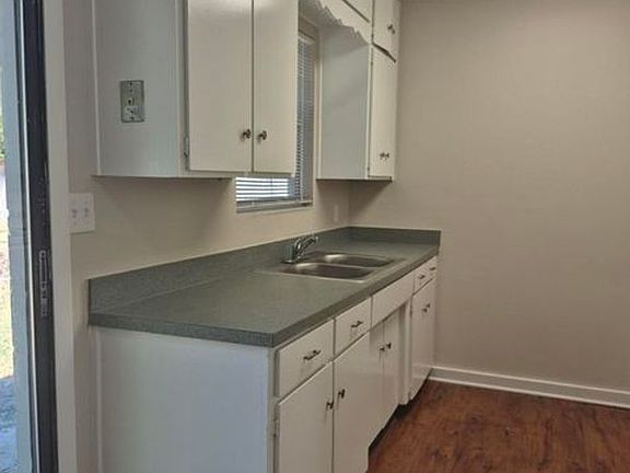 4th image of 223 Edson Dr