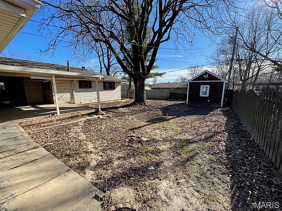 3rd image of 102 Linda Dr