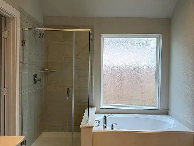2911 Solitude Pine Ln — Photo 10