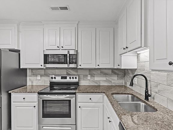 5th image of 985 Malvern Rd