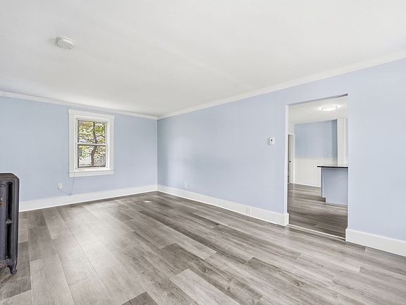 5th image of 1045 Middlesex St
