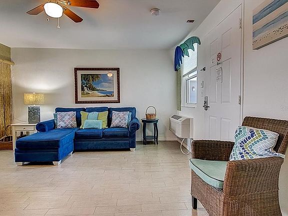 5th image of 603 Mandalay Ave #205