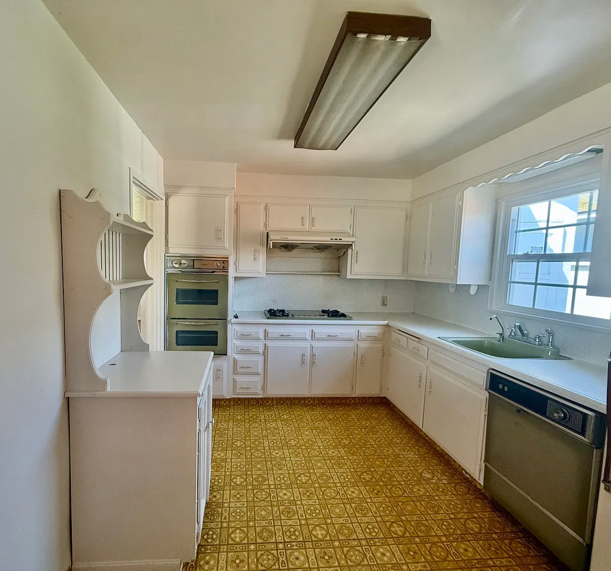 3 bed, 1561 sqft, $3,200 — Photo 4