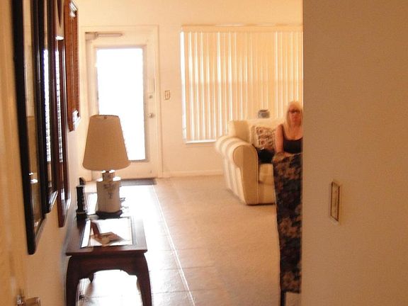 3rd image of 102 Greenbrier B